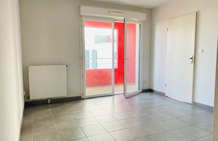 Appartement de type T2 avec balcon et parking dans résidence — photo 2