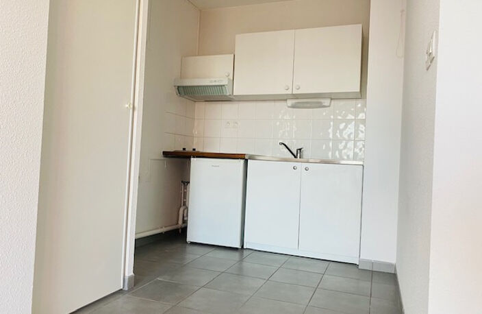 Appartement de type T2 avec balcon et parking dans résidence — photo 4