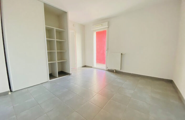 Appartement de type T2 avec balcon et parking dans résidence — photo 5