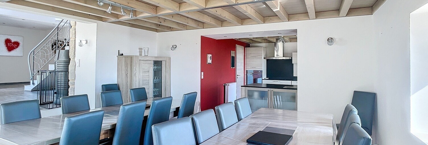 Maison 8 Pièces 222 m² à vendre à Saint-Julien-Molin-Molette (42220)