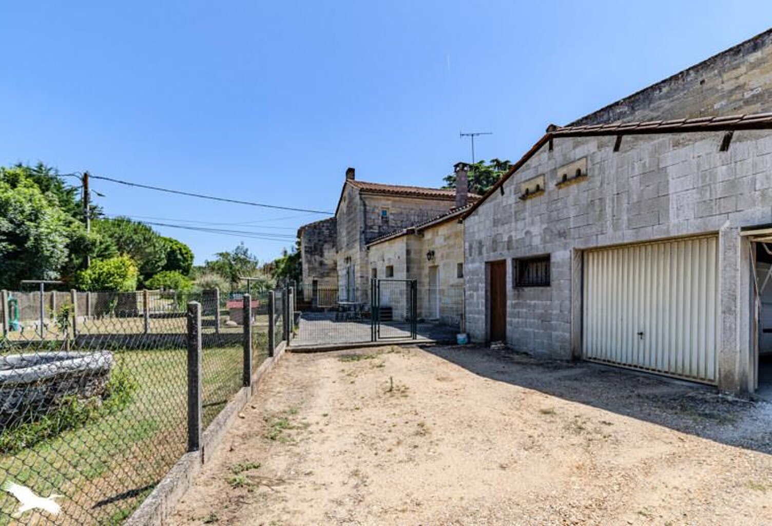 Maison en pierre de 5 pièces principales — photo 1