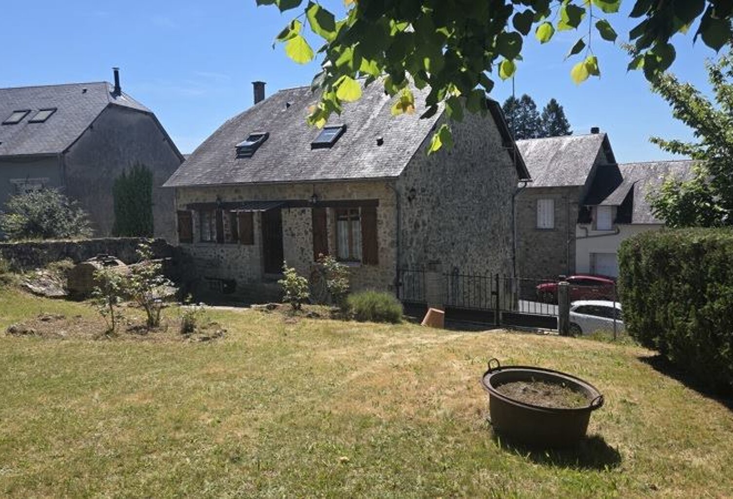 Maison en pierre de 5 pièces principales — photo 1
