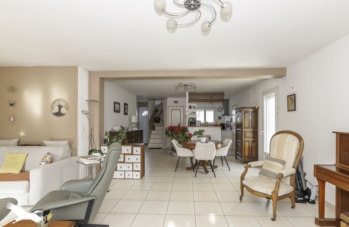 Villa de 5 pièces principales — photo 2