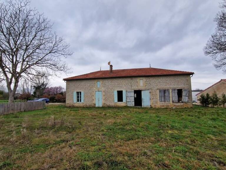 Maison en pierre de 10 pièces principales — photo 1