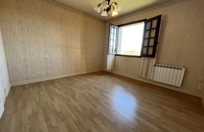Vente maison 5 pièces 140 m² Malemort (19360) — photo 3