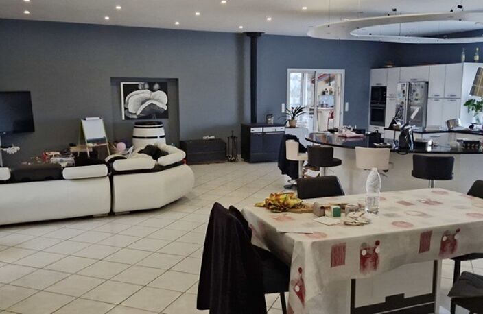 Maison en pierre de 5 pièces principales — photo 2