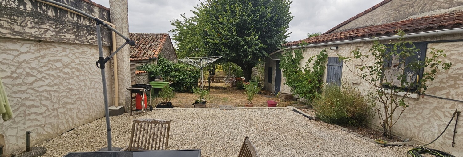 Maison 7 Pièces 193 m² à vendre à Saint-Michel (16470)