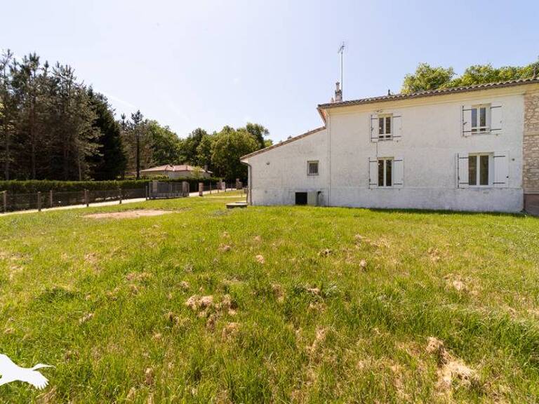 Maison en pierre de 4 pièces principales — photo 1