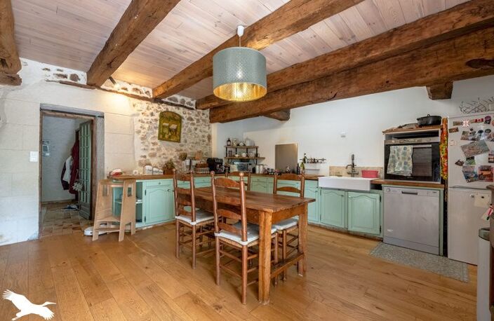Maison en pierre de 6 pièces principales — photo 2