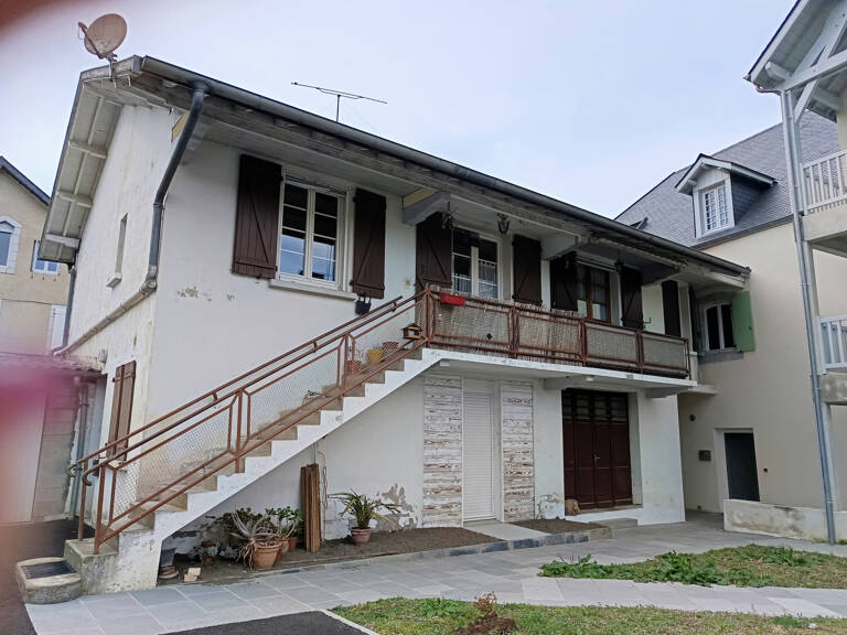 EN EXCLUSIVITE IMMEUBLE CENTRE VILLE MAULEON — photo 1