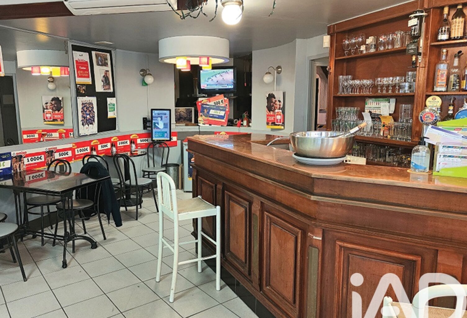 Vente Boutique/Local commercial 211 m&sup2; — photo 1