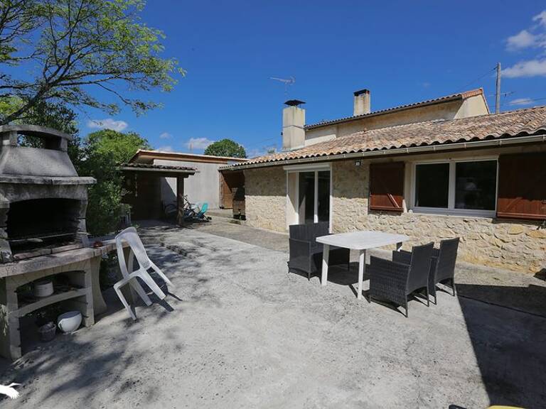 Maison en pierre de 4 pièces principales — photo 1