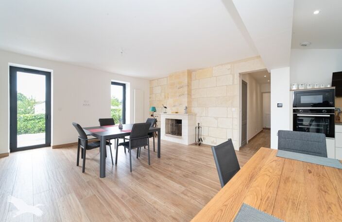 Maison en pierre de 4 pièces principales — photo 2