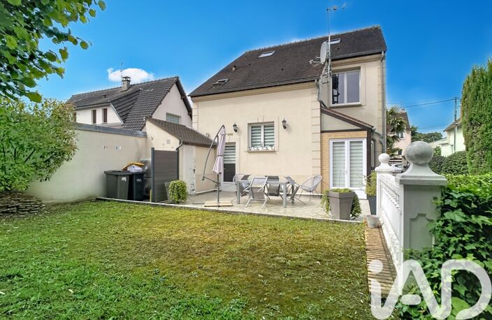 Vente Maison/villa 8 pièces — photo 2