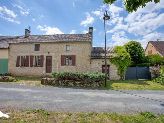 Maison en pierre de 5 pièces principales — photo du bien