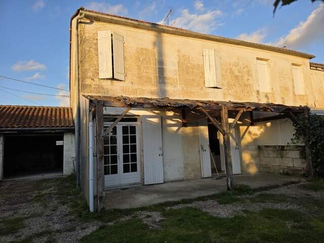 Immeuble à Jonzac — photo du bien