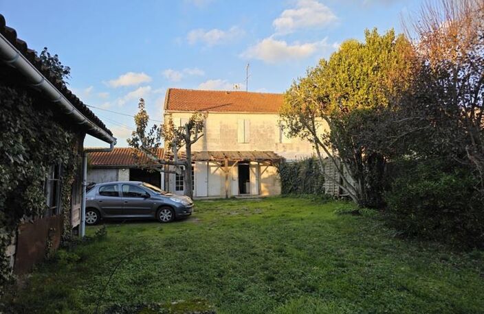 Vente immeuble   Jonzac (17500) — photo 2