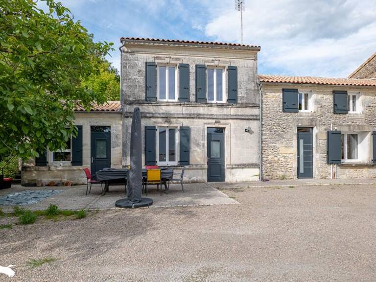 Maison en pierre de 6 pièces principales — photo 1