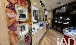 Commerce  55 m² à vendre à Antibes (06600)