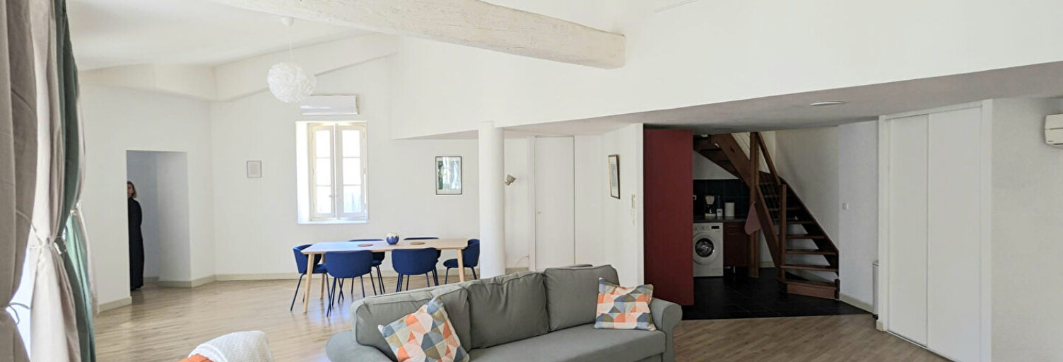 Appartement 3 Pièces 100 m² à louer à Marseille 2 (13002)