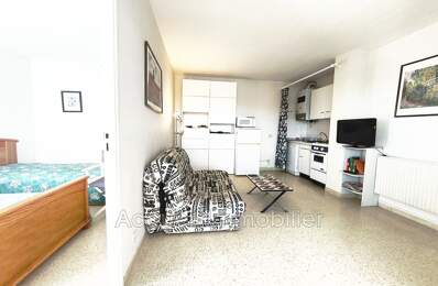 P3 avec parking privé, d''environ 47 m² avec loggia vitrée en — photo du bien