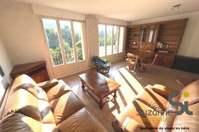 Appartement 3 pièces 993 €