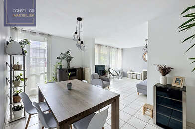 Appartement 4 pièces 275000 €