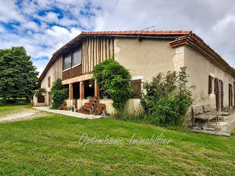 Maison lomagnole de 1808 – 227 m², terrain de 7 087 m² et dépendances — photo 1