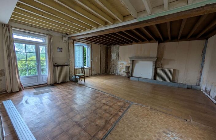 Ensemble de caractère avec 8 400 m² de terrain et vastes dépendances – Le Teilleul (50640) — photo 4
