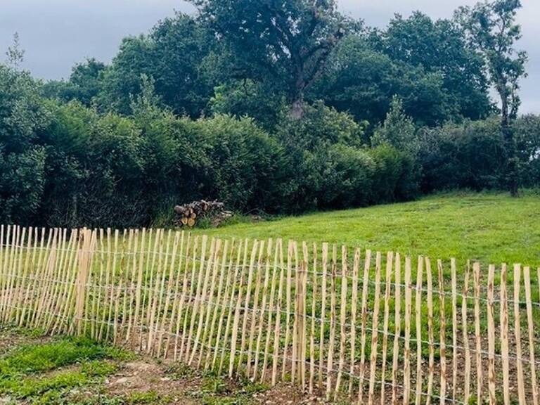 Terrain à bâtir à Landrezac – Calme absolu, à 800 m de la plage, 710 m² libre de constructeur — photo 1