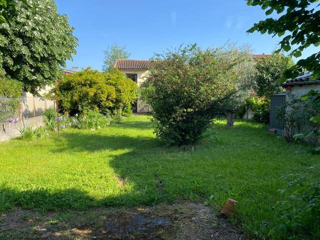 Terrain constructible de 248m², Barrière de Paris — photo du bien