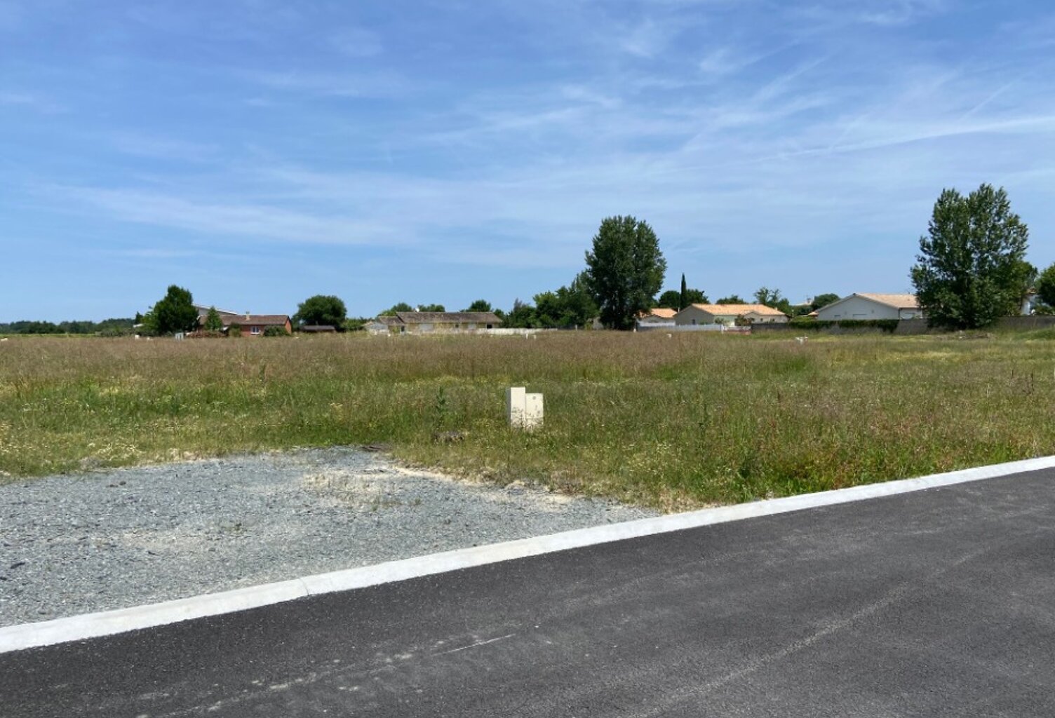 Terrain à bâtir à Abzac (33230) — photo 1