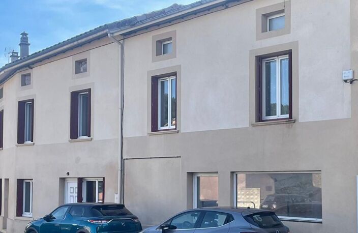 Immeuble de rapport dans le village de Peyrins — photo 2