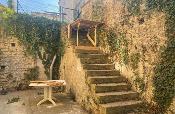 Immeuble de rapport dans le village de Peyrins — photo 4