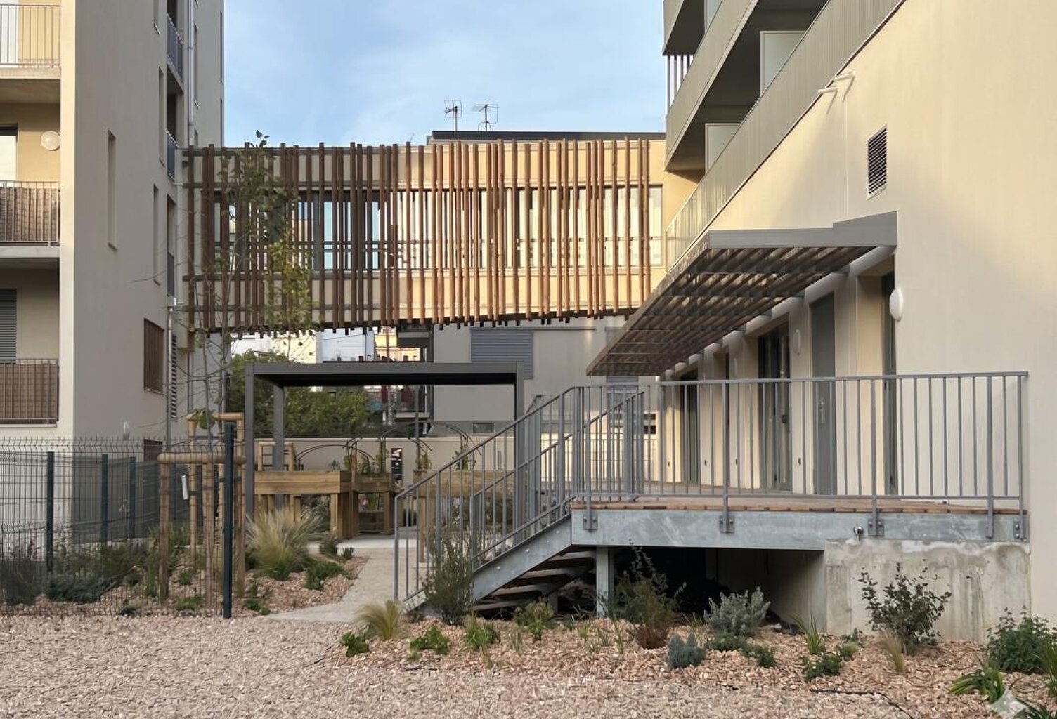 Lumineux T2 tout confort avec grand balcon – Résidence Seniors — photo 1