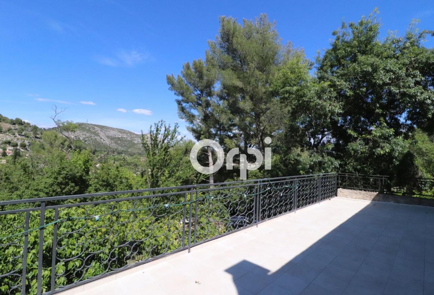 ROQUEVAIRE LASCOURS APPARTEMENT T3/4 DE 101 M² AVEC 500 M² DE JARDIN — photo 1