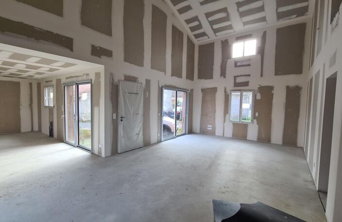 Maison à vendre sur CEZAC entre CAVIGNAC et PUGNAC — photo 2