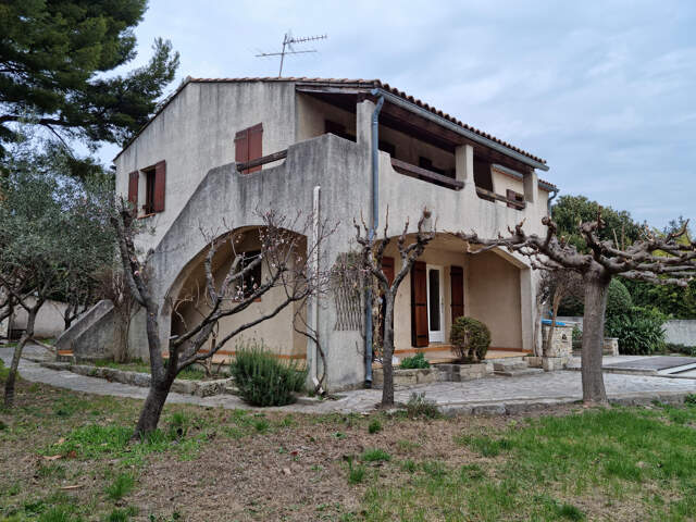 Maison à vendre 6 pièces - 5 chambres - Jardin - Piscine - Terrain 816m2 — photo du bien