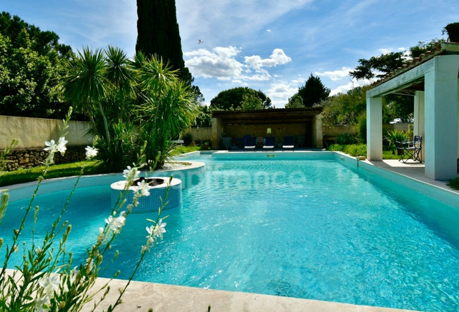 Dpt Bouches du Rhône (13), à vendre TARASCON maison P6 de 300 m² - Terrain de 2558 m² — photo 1