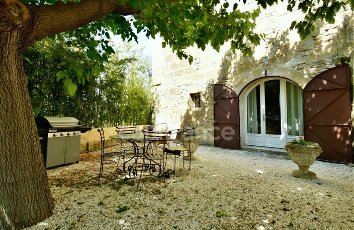 Dpt Bouches du Rhône (13), à vendre TARASCON maison P6 de 300 m² - Terrain de 2558 m² — photo 3