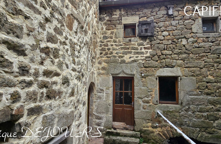 Ardèche, à 5 mn en voiture de St Pierreville au coeur du parc national des Monts d'Ardèche, spacieuse maison de 178m² avec une grande dépendance de 200m² sur 2 niveaux à aménager — photo 2