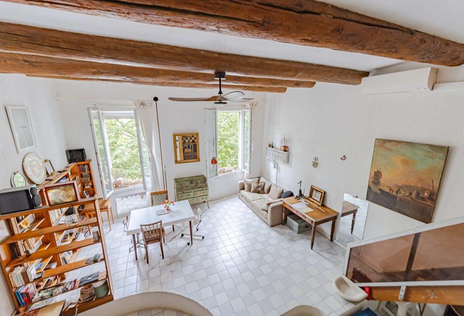 Marseille 1er – Place aux Huiles- Appartement de caractère de 111 m² au cœur du Vieux-Port — photo 1