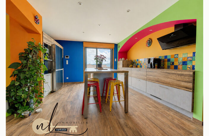 SOLEYMIEU – Maison 5 pièces entièrement rénovée avec vue dégagée, SPA, dépendance et possibilité d’espace professionnel indépendant — photo 3