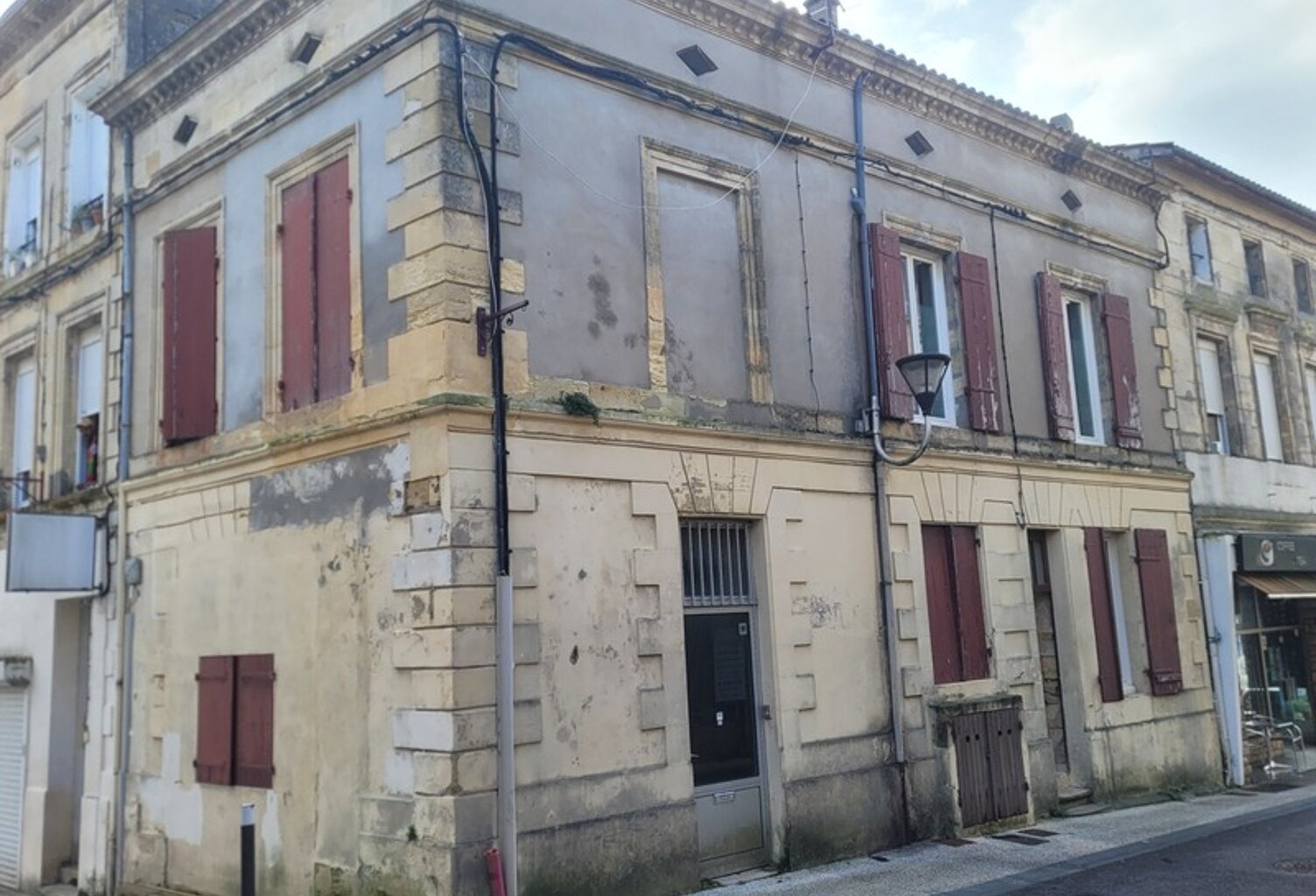 Immeuble composé de 4 logements en plein centre de PAUILLAC — photo 1