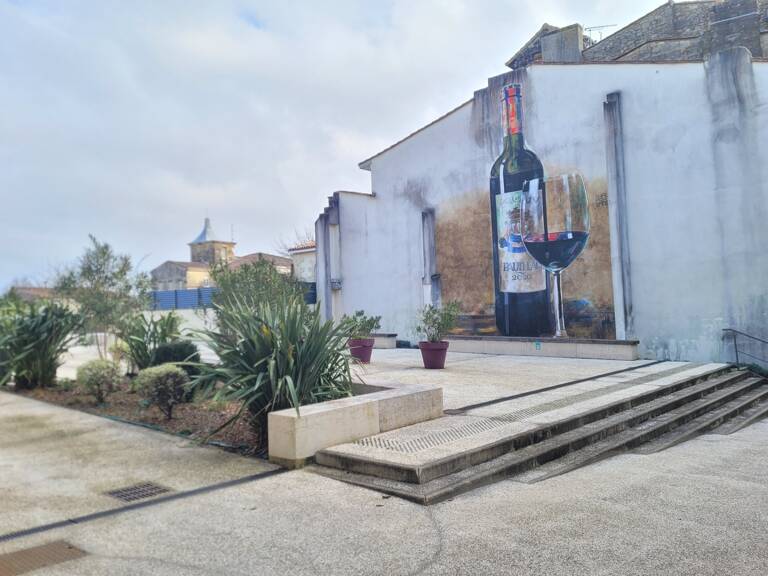 Immeuble composé de 4 logements en plein centre de PAUILLAC — photo 1