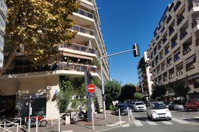 Appartement 1 pièces 700 €