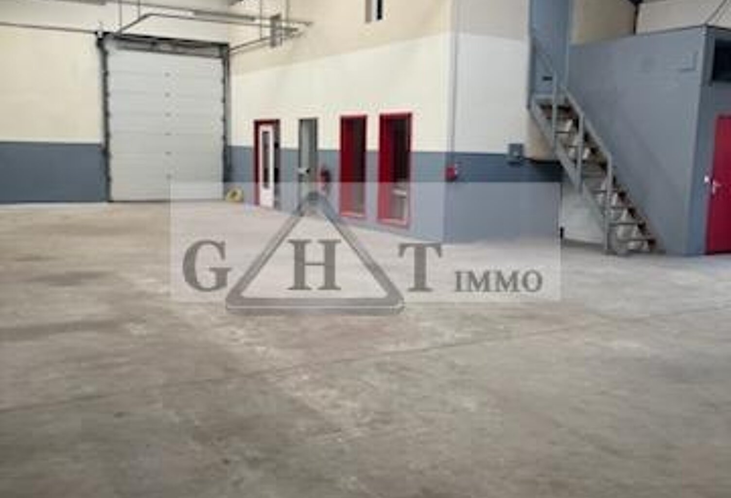 ENTREPOT 265 M² A LOUER BRIE COMTE ROBERT — photo 1