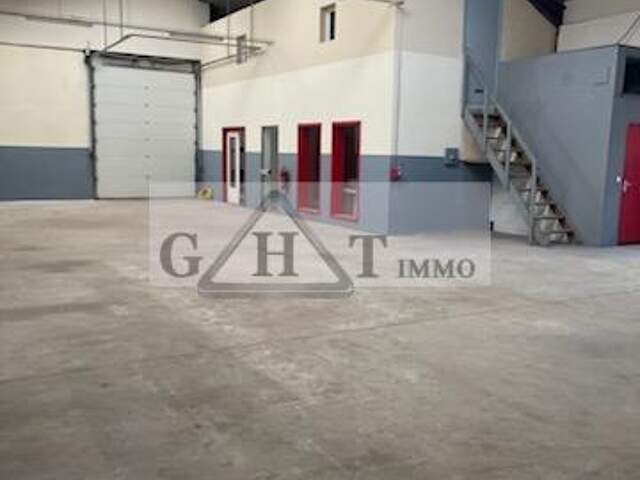 ENTREPOT 265 M² A LOUER BRIE COMTE ROBERT — photo du bien