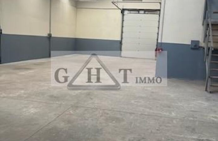 ENTREPOT 265 M² A LOUER BRIE COMTE ROBERT — photo 2