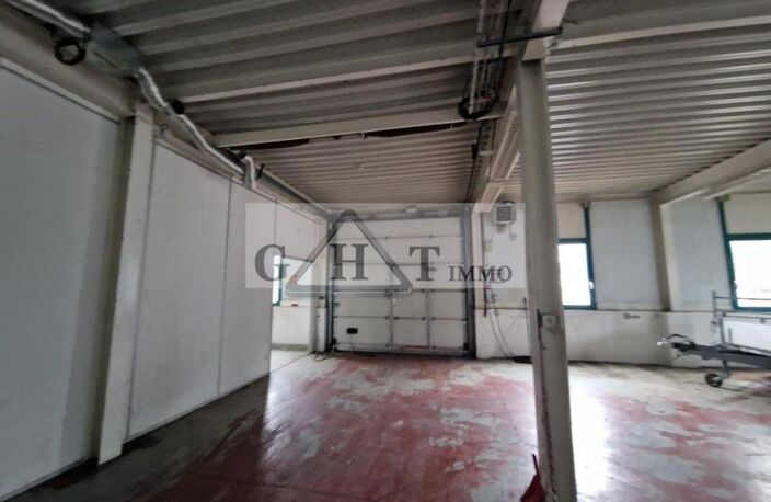 Ensemble immobilier 2200 m² à vendre à BAILLET EN FRANCE — photo 4